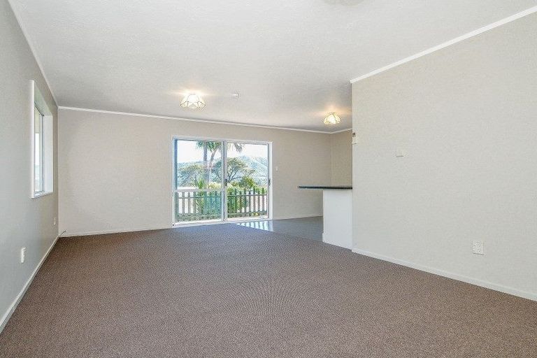 Photo of property in 19 Oaklands Grove, Clouston Park, Upper Hutt, 5018