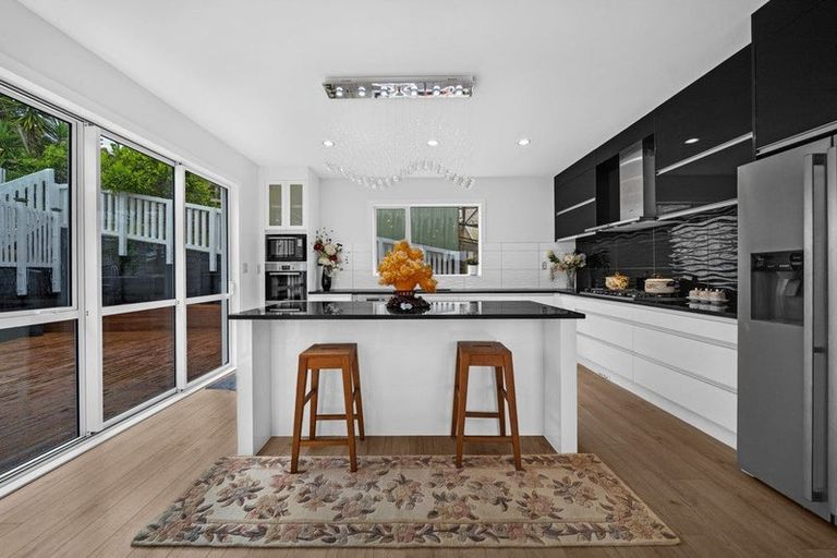 Photo of property in 110 Keri Vista Rise, Papakura, 2110