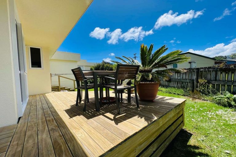 Photo of property in 90 Victoria Street, Coromandel, 3506