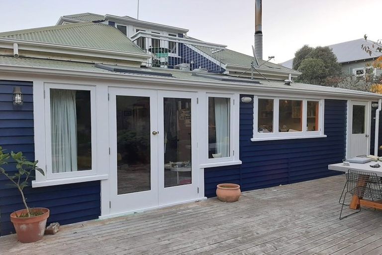 Photo of property in 34 Exeter Street, Lyttelton, 8082