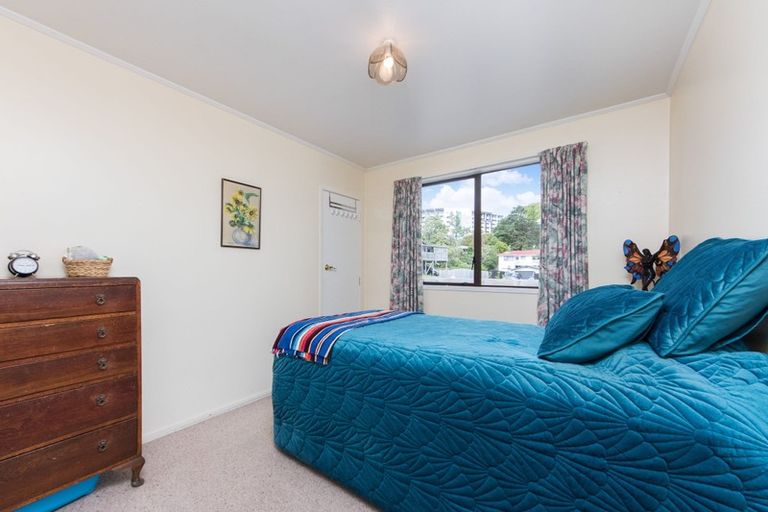 Photo of property in 9 Panzic Place, Glen Eden, Auckland, 0602
