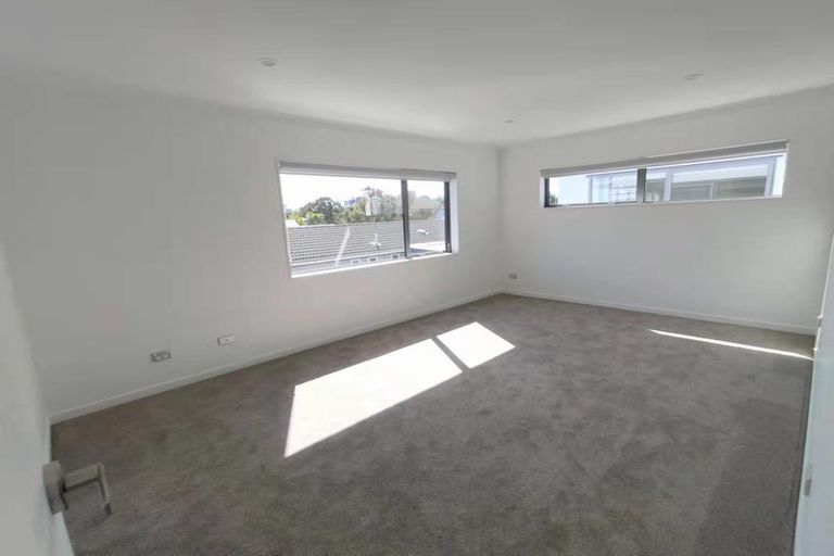 Photo of property in 51c Sunderlands Road, Half Moon Bay, Auckland, 2012