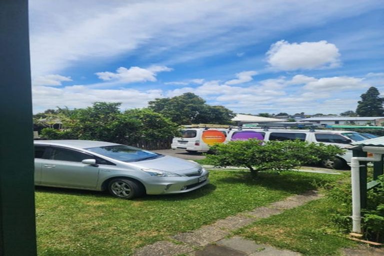 Photo of property in 3 Minton Place, Manurewa, Auckland, 2102