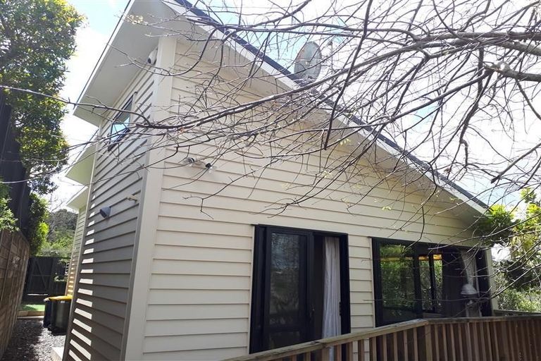 Photo of property in 12 Toi Toi Place, Northcote, Auckland, 0627