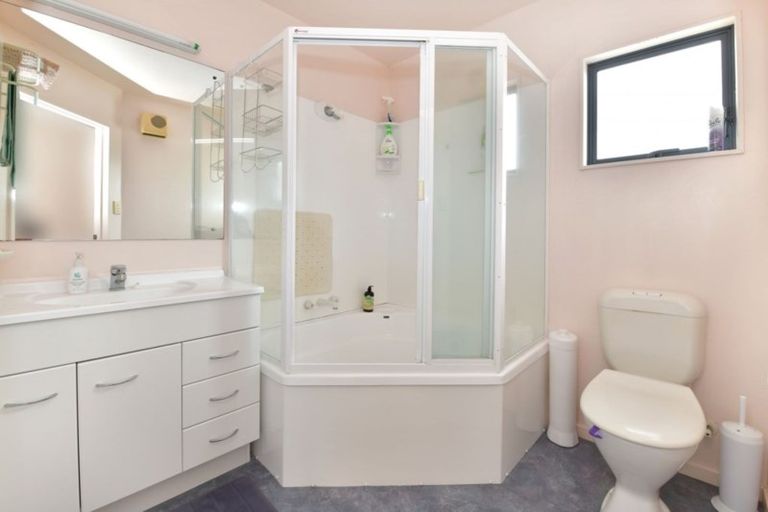 Photo of property in 6/670 Whangaparaoa Road, Stanmore Bay, Whangaparaoa, 0932