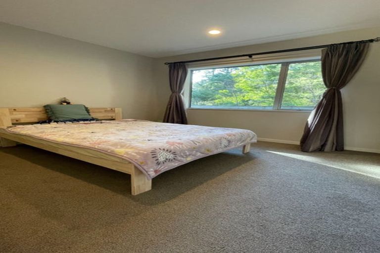 Photo of property in 58 Harrowglen Drive, Northcross, Auckland, 0630