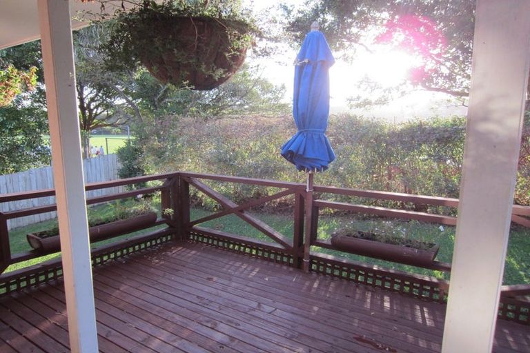 Photo of property in 1/7 Waverley Avenue, Glenfield, Auckland, 0629