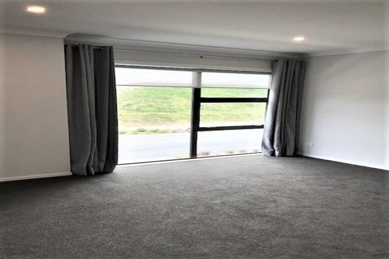 Photo of property in 17 Karearea Avenue, Kenepuru, Porirua, 5022