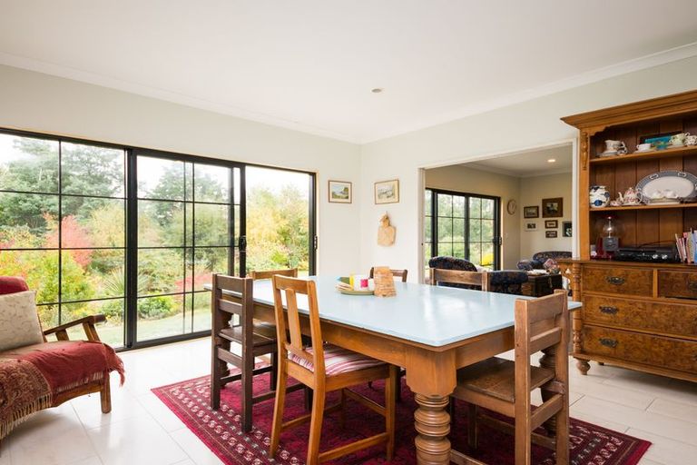 Photo of property in 350 Aokautere Drive, Aokautere, Palmerston North, 4471