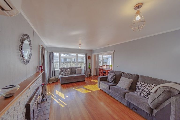 Photo of property in 74 Meeanee Road, Taradale, Napier, 4112