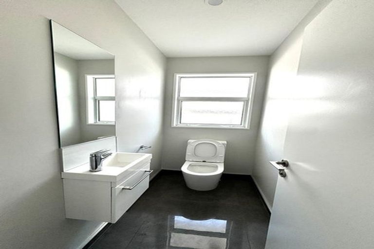 Photo of property in 33 Bellbird Lane, Marshland, Christchurch, 8083