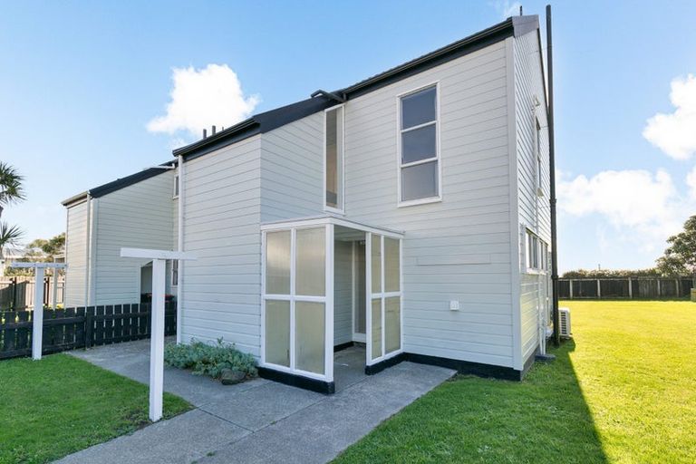 Photo of property in 1/163 Rongotai Road, Rongotai, Wellington, 6022