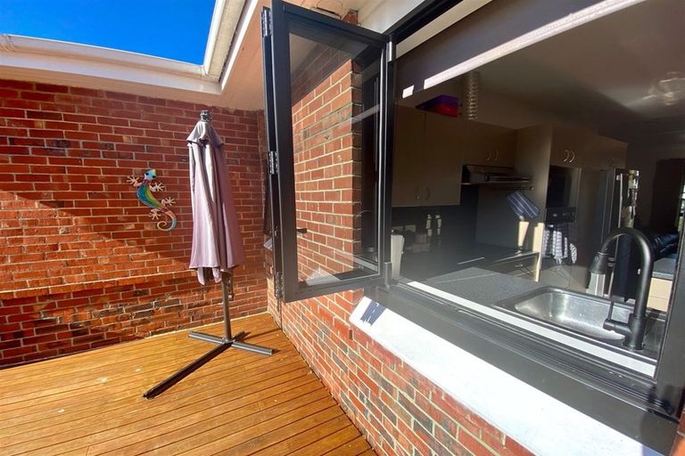 Photo of property in 12 Cossens Street, Balclutha, 9230