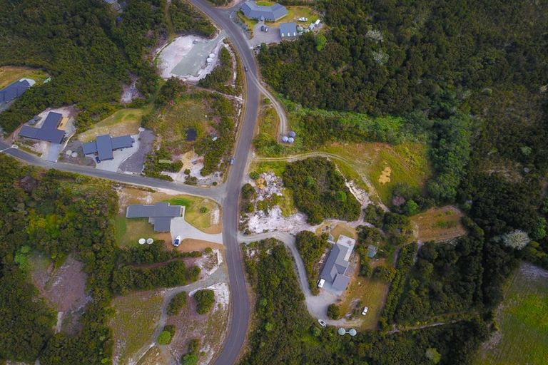 Photo of property in 104 Stratford Drive, Cable Bay, 0420