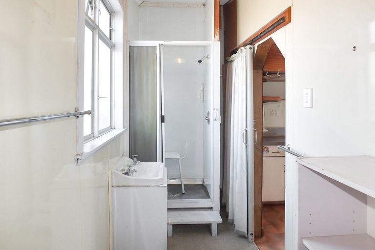 Photo of property in 7 Beach Street, Tangimoana, 4822