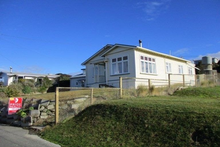 Photo of property in 74 Esplanade, Kaka Point, 9271