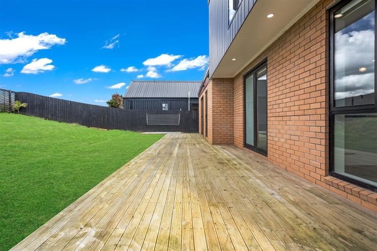 Photo of property in 12 Waikaha Street, Pokeno, 2472