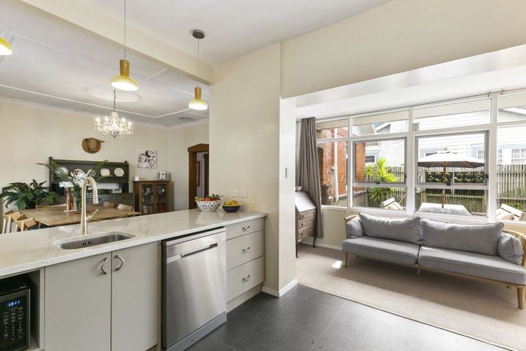 Photo of property in 181 The Parade, Island Bay, Wellington, 6023