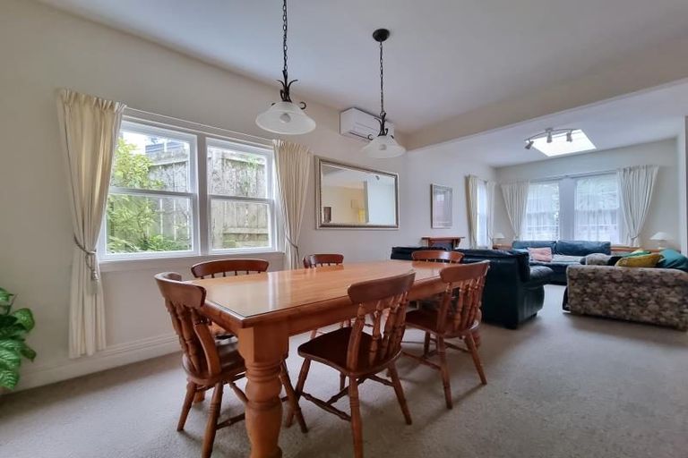 Photo of property in 37 Glenbervie Terrace, Thorndon, Wellington, 6011