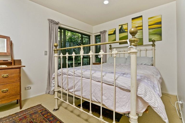 Photo of property in 2/710 East Coast Road, Milford, Auckland, 0620