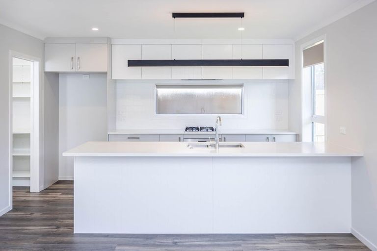 Photo of property in 13 Waruhia Crescent, Rototuna North, 3210