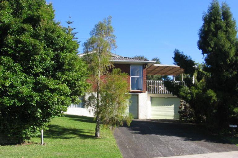 Photo of property in 1 Wirihana Road, Titirangi, Auckland, 0602