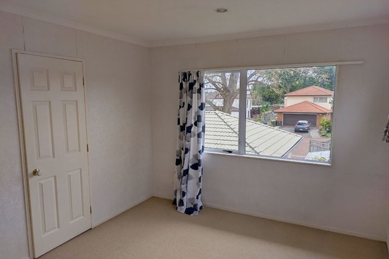 Photo of property in 2/10 Saints Court, Manurewa, Auckland, 2102