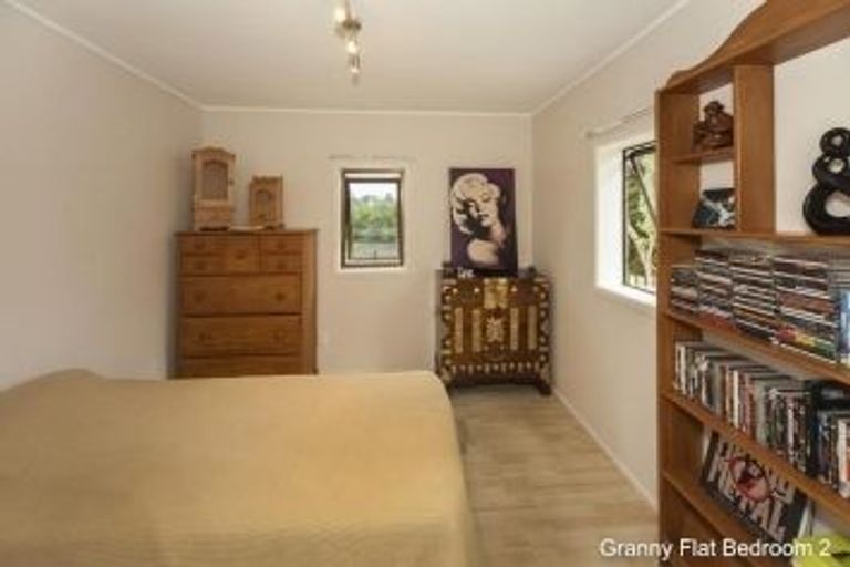 Photo of property in 145 Weatherly Road, Torbay, Auckland, 0630