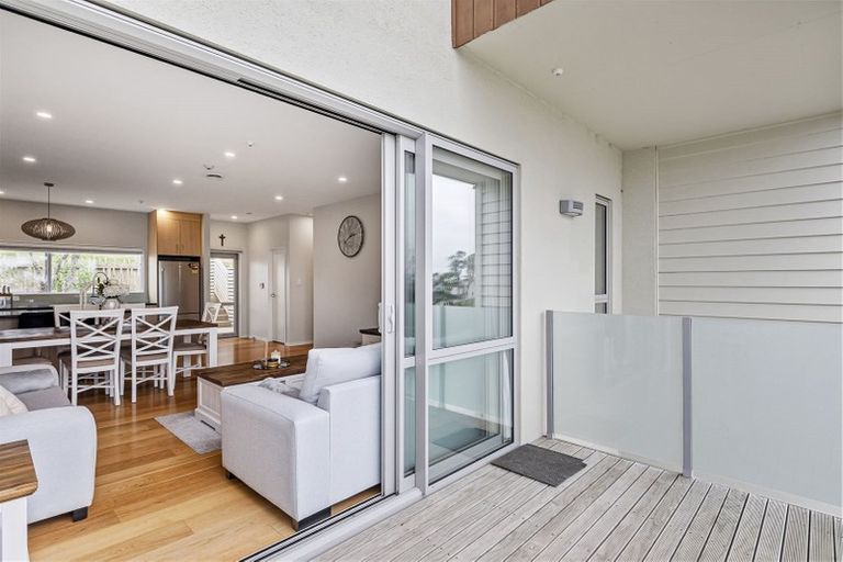 Photo of property in 8/147 Albany Highway, Unsworth Heights, Auckland, 0632