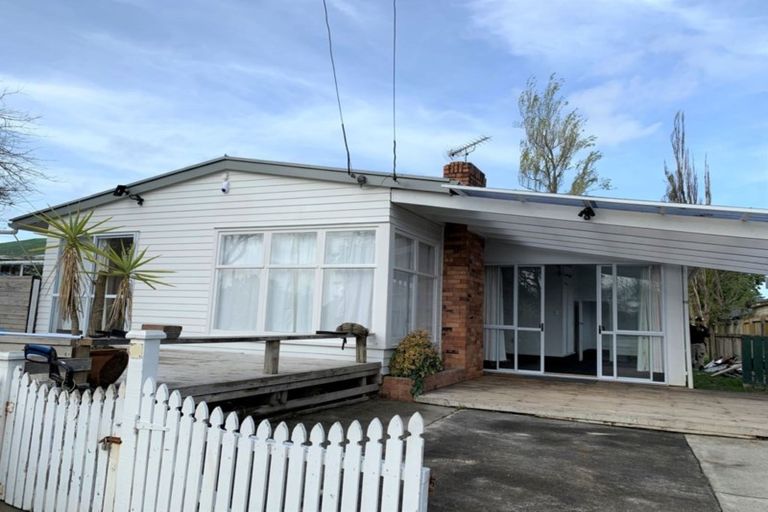 Photo of property in 26 Tiraumea Drive, Pakuranga, Auckland, 2010