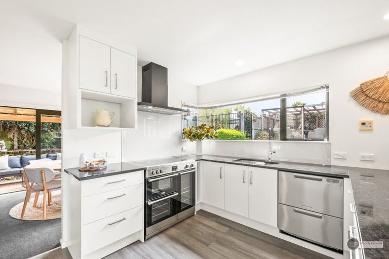 Photo of property in 2 Kirton Drive, Riverstone Terraces, Upper Hutt, 5018