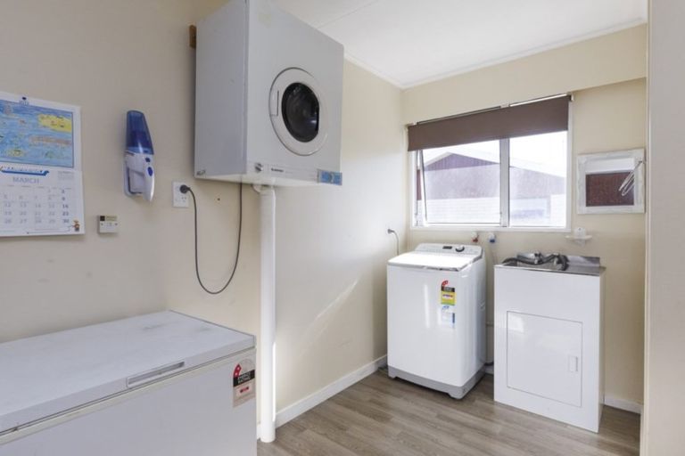 Photo of property in 16 Browning Place, Roslyn, Palmerston North, 4414