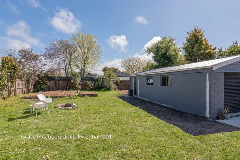 Photo of property in 19 Eglinton Street, Avondale, Christchurch, 8061