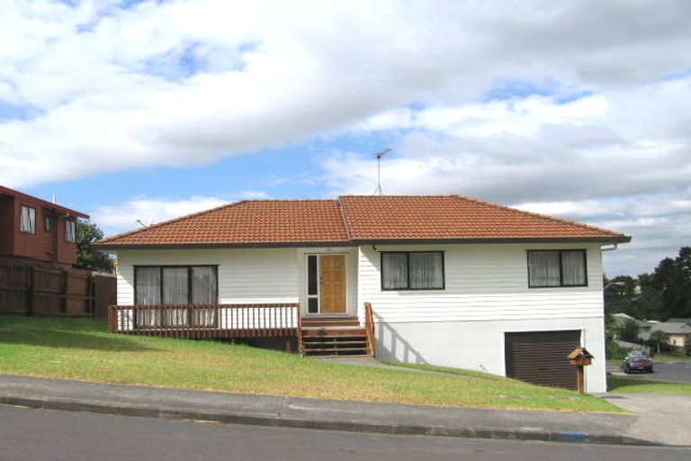 Photo of property in 1 Madigan Place, Glendene, Auckland, 0602