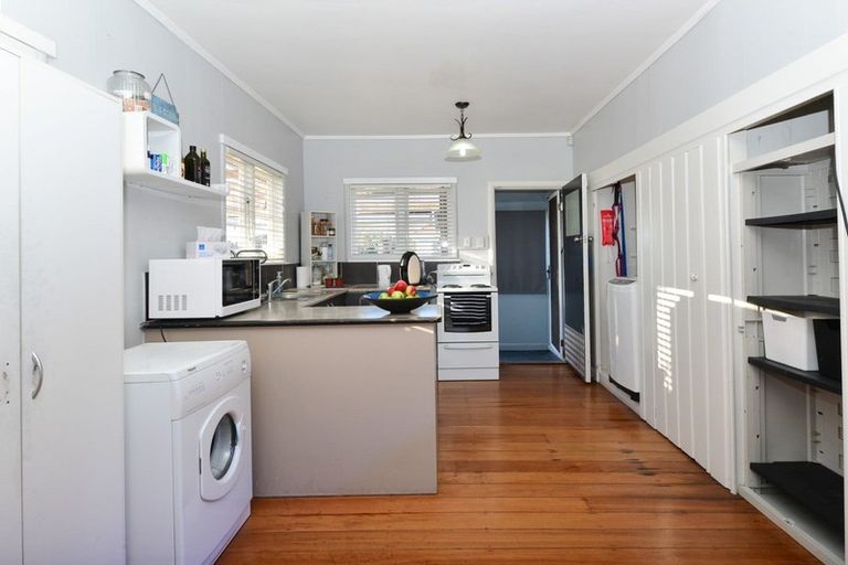 Photo of property in 56 Haultain Street, Fairfield, Hamilton, 3214