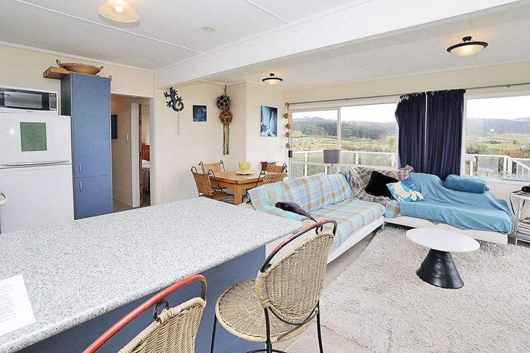 Photo of property in 491 Waikawa-curio Bay Road, Curio Bay, Tokanui, 9884