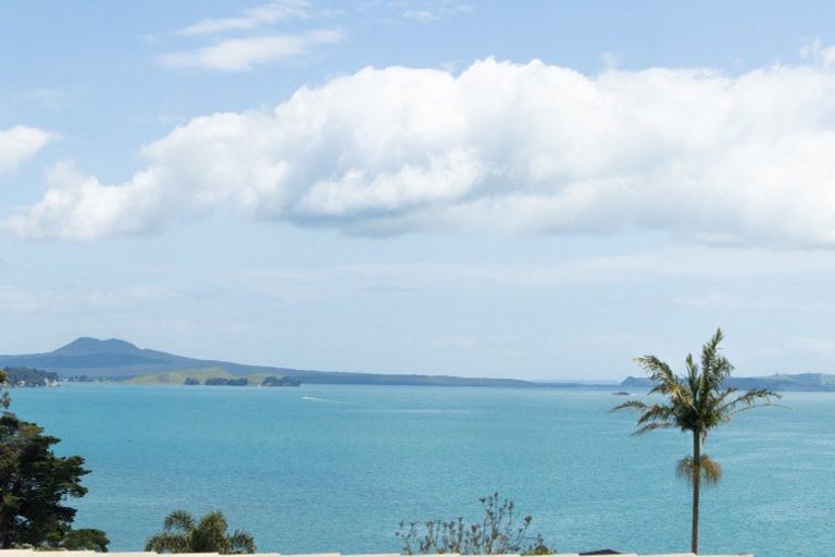 Photo of property in 6 Pleasant Place, Mellons Bay, Auckland, 2014