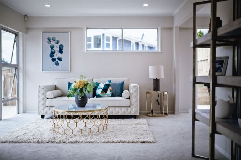 Photo of property in 31 Weatherly Road, Torbay, Auckland, 0630