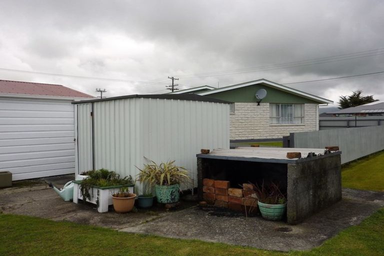 Photo of property in 88 Queen Street, Westport, 7825