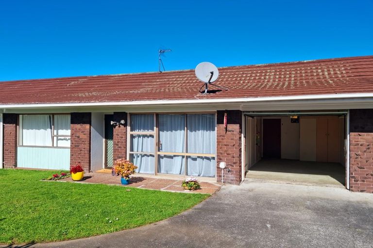 Photo of property in 2/44 Wallace Road, Papatoetoe, Auckland, 2025