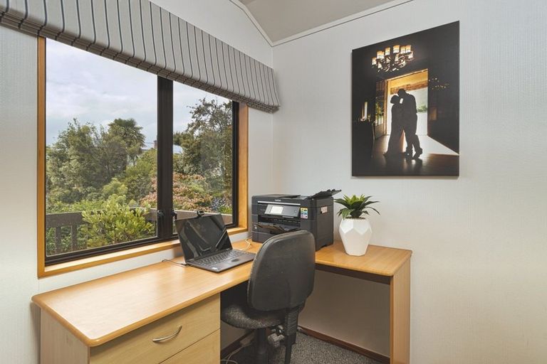 Photo of property in 3a Tauroa Road, Havelock North, 4130