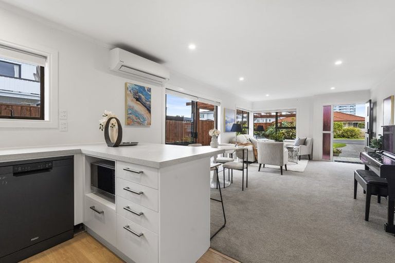 Photo of property in 1/16 Riverside Road, Orewa, 0931