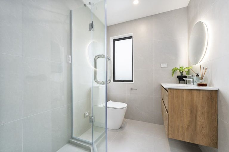 Photo of property in 31 Tiroroa Avenue, Te Atatu South, Auckland, 0610