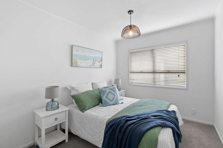 Photo of property in 2/12 Stanley Avenue, Milford, Auckland, 0620