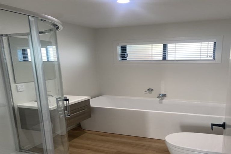 Photo of property in 6c Grays Road, Plimmerton, Porirua, 5026