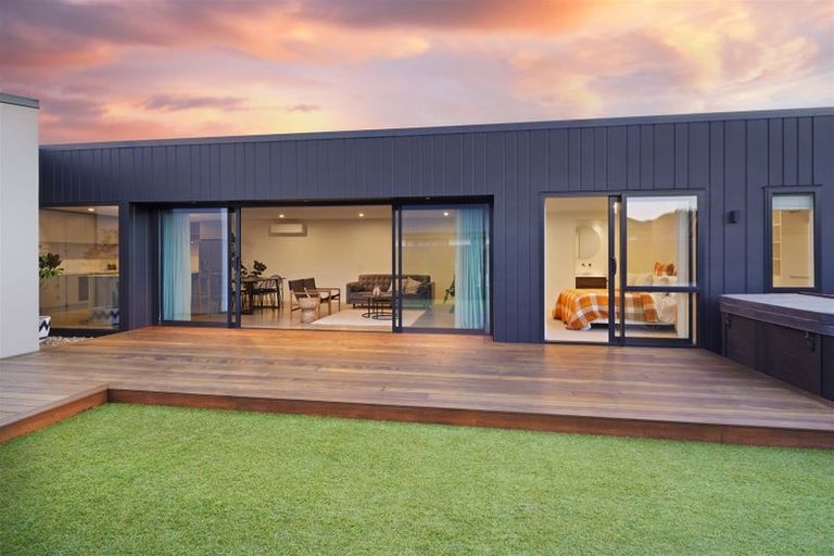 Photo of property in 9 Reece Place, Marshland, Christchurch, 8051