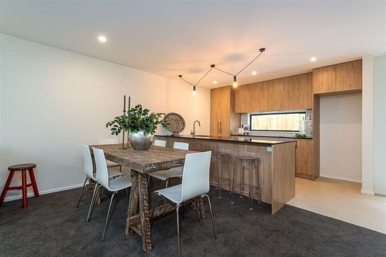 Photo of property in 2/10 Bishop Street, Green Bay, Auckland, 0604