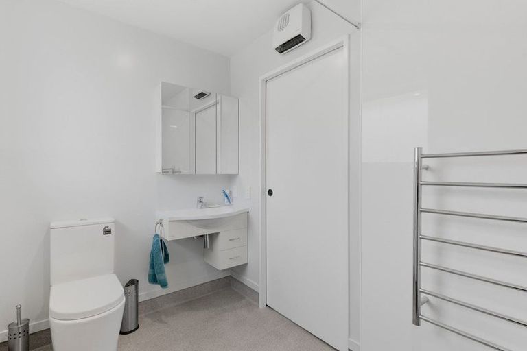 Photo of property in 9 Castle Street, Waihola, Milton, 9073