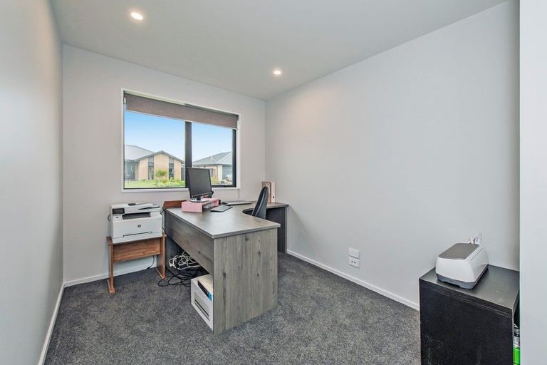 Photo of property in 29 Te Kanawa Lane, Rolleston, 7615