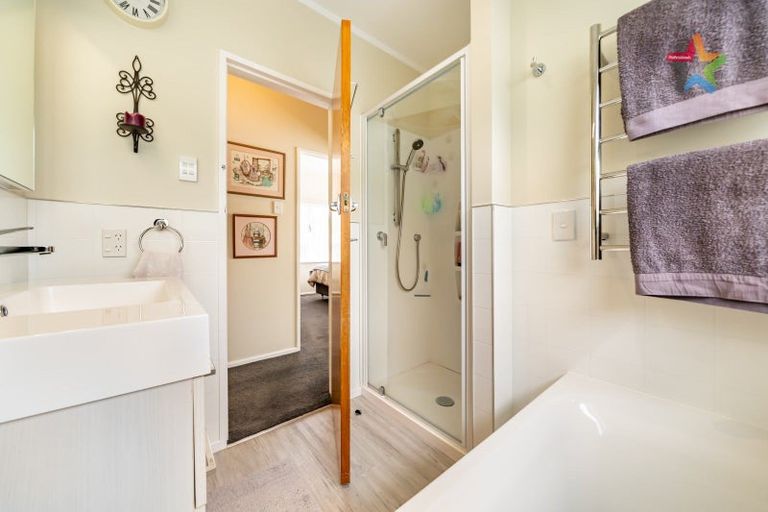 Photo of property in 33 Mcgowan Road, Wainuiomata, Lower Hutt, 5014